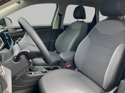 2025 Volkswagen Taos SE Black 4MOTION