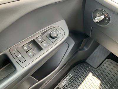 2025 Volkswagen Taos SE Black 4MOTION