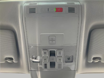 2025 Volkswagen Taos SE Black 4MOTION