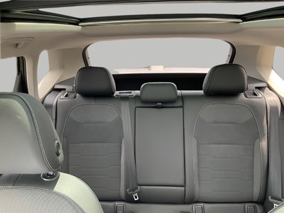 2025 Volkswagen Taos SE Black 4MOTION