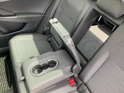 2025 Volkswagen Taos SE Black 4MOTION