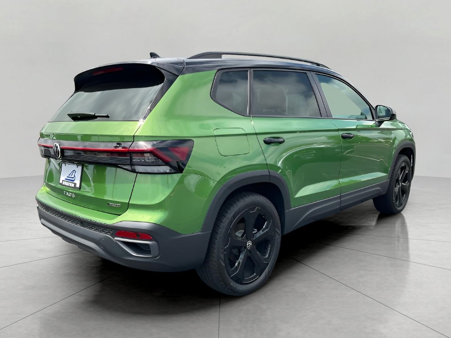 2025 Volkswagen Taos SE Black 4MOTION