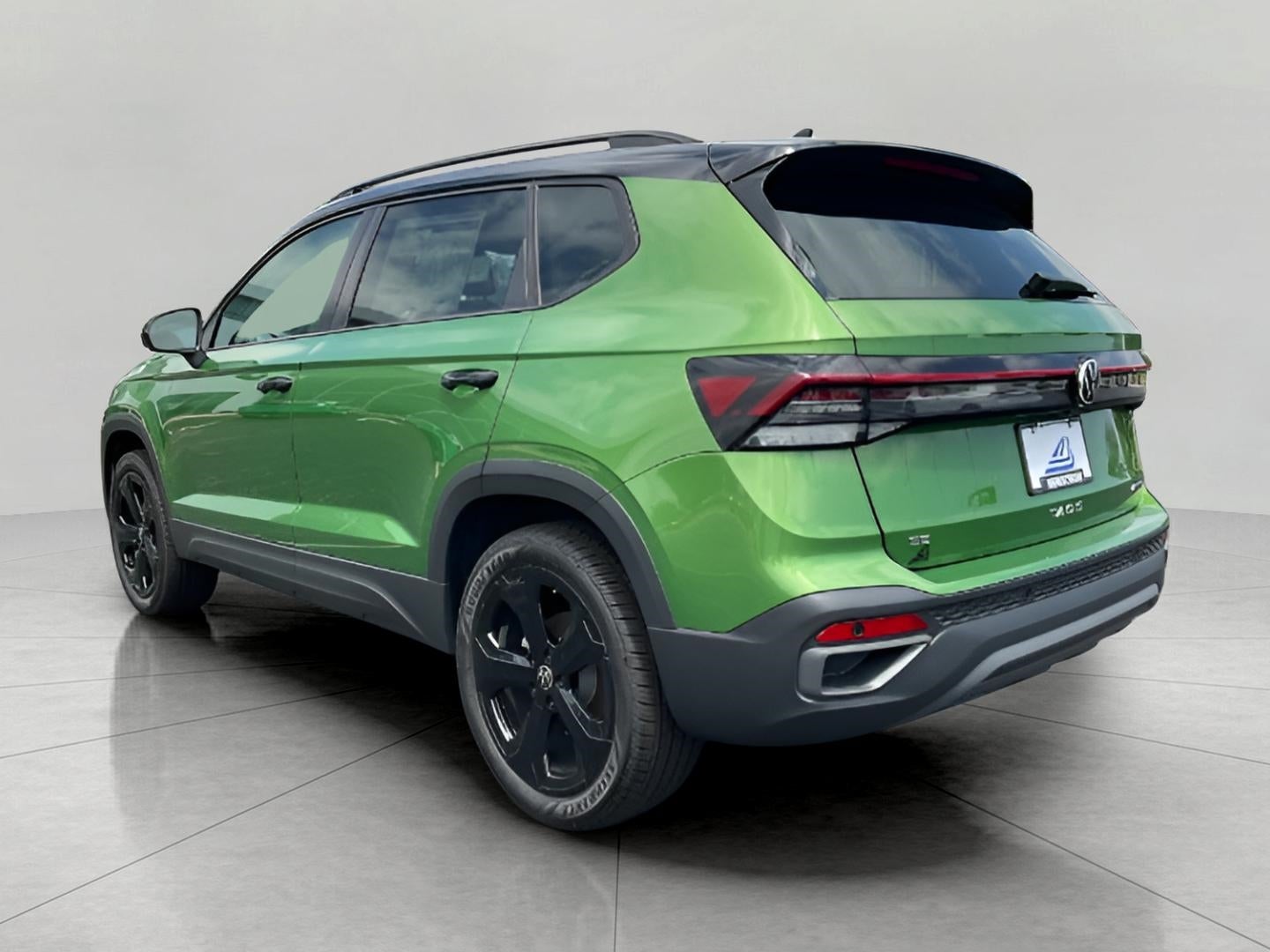 2025 Volkswagen Taos SE Black 4MOTION