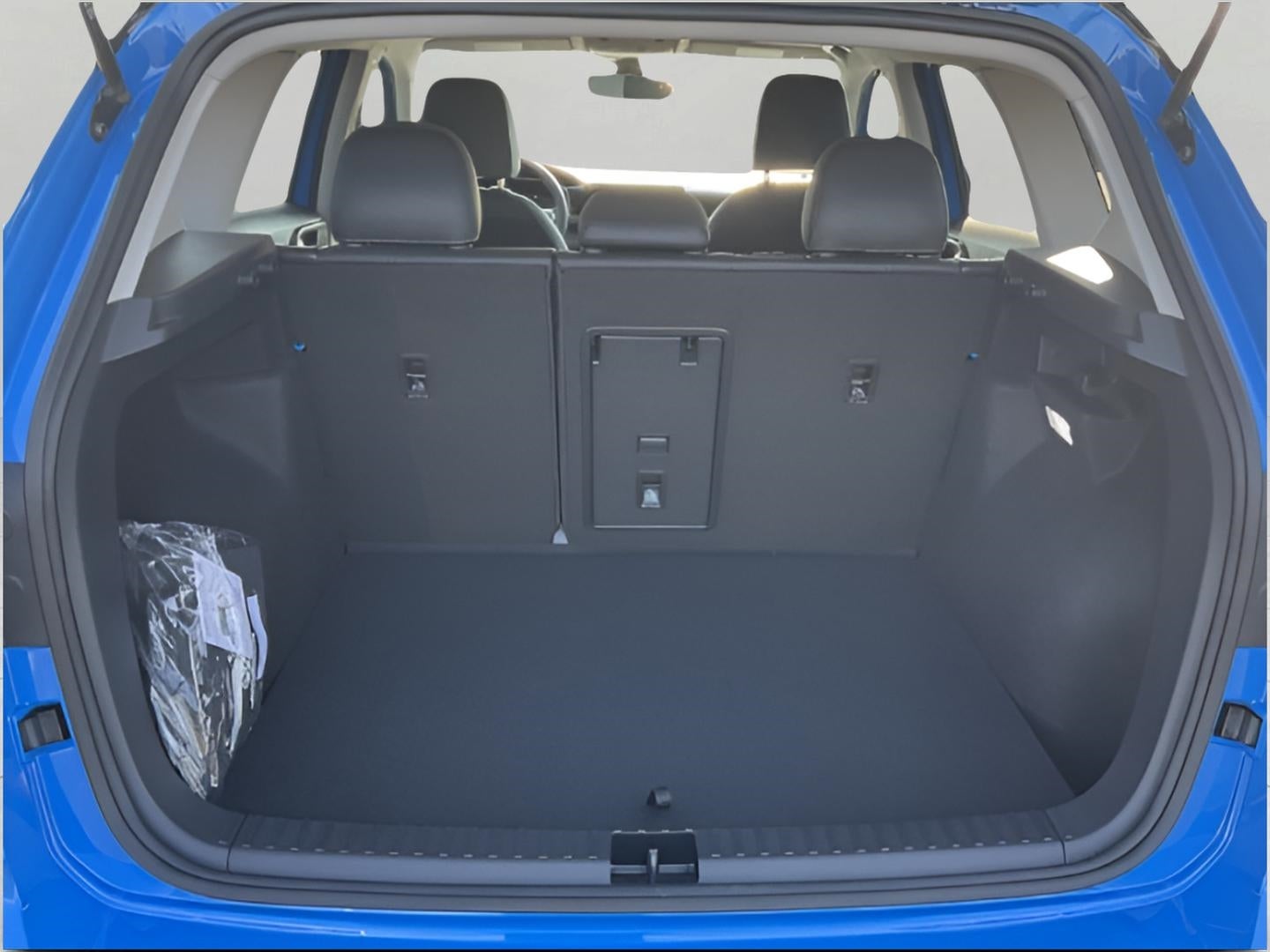 2025 Volkswagen Taos SE Black 4MOTION