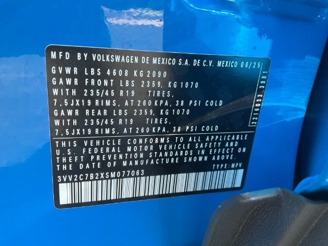 2025 Volkswagen Taos SE Black 4MOTION