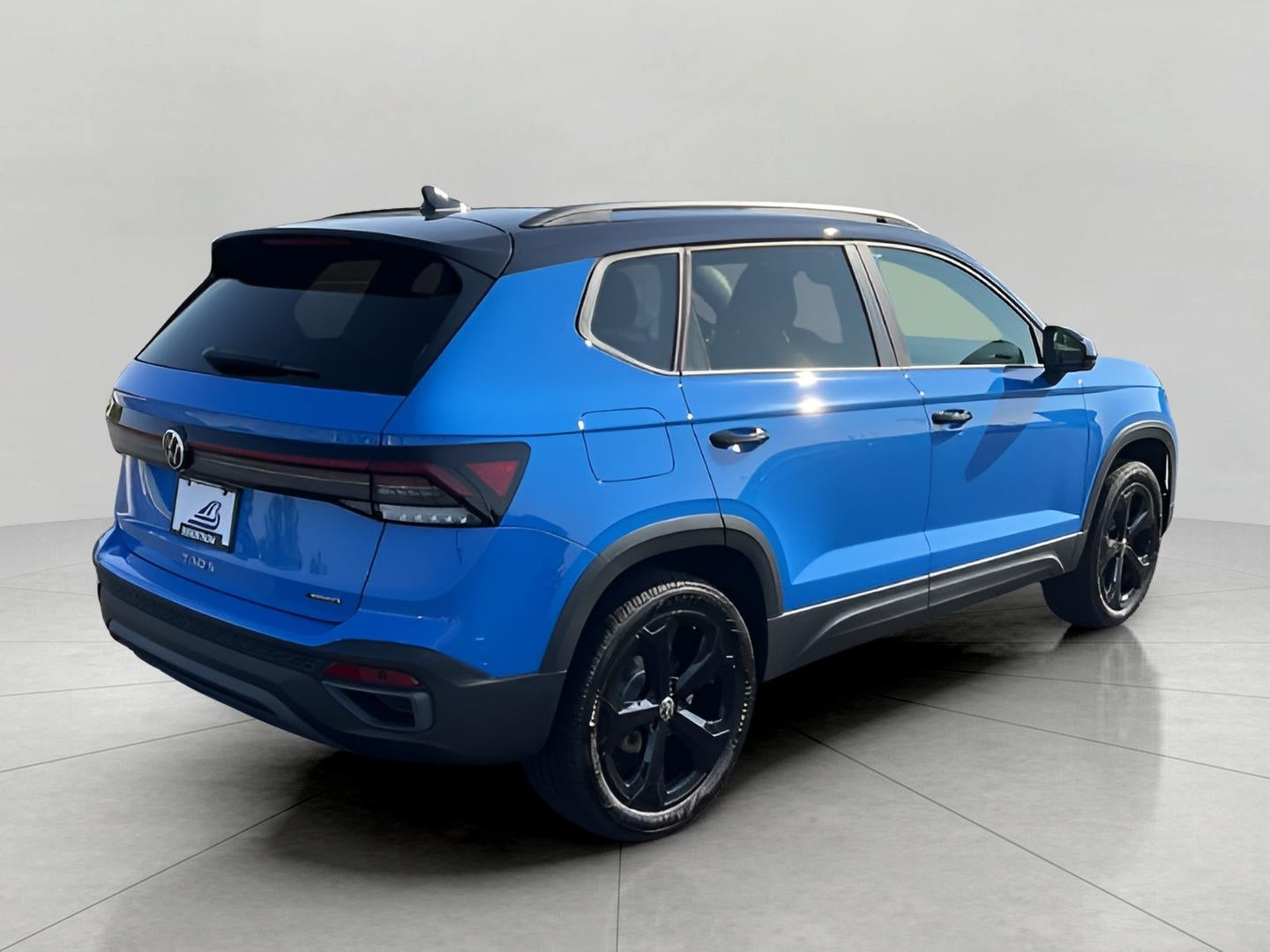 2025 Volkswagen Taos SE Black 4MOTION