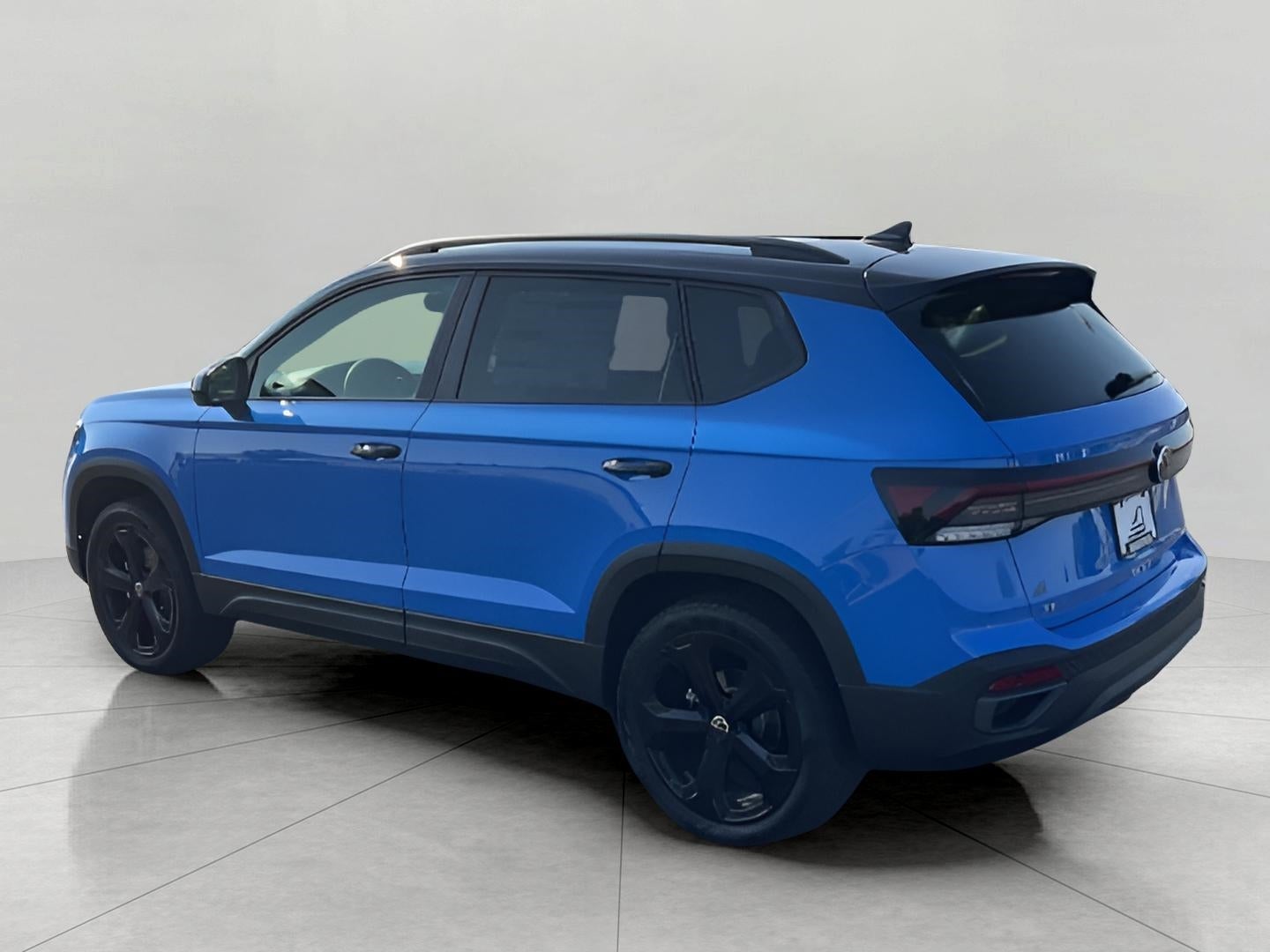 2025 Volkswagen Taos SE Black 4MOTION