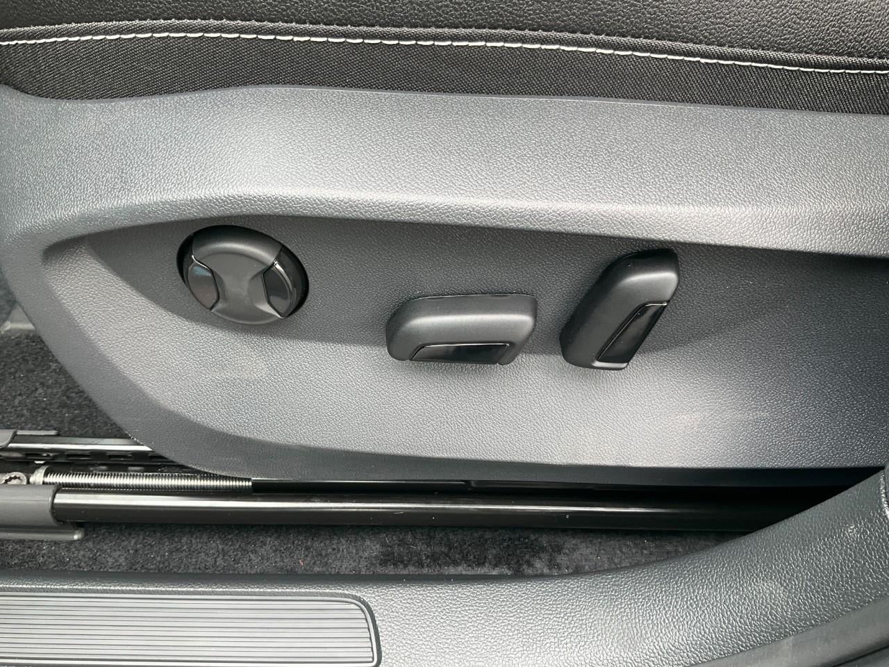 2026 Volkswagen Taos SEL 4MOTION