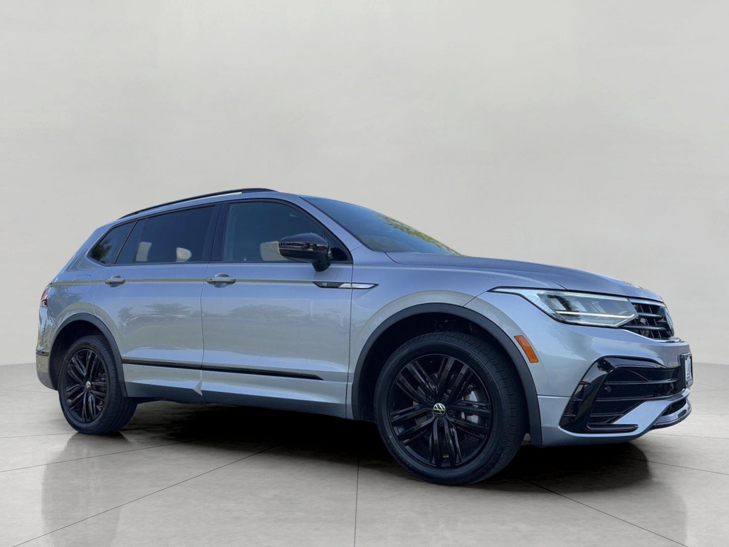 2022 Volkswagen Tiguan 2.0T SE R-Line Black 4MOTION