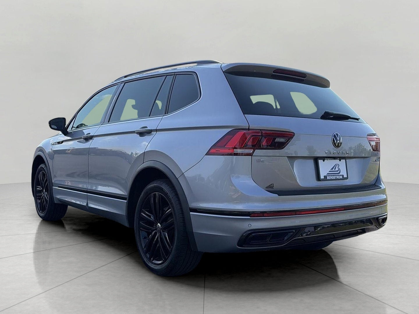 2022 Volkswagen Tiguan 2.0T SE R-Line Black 4MOTION