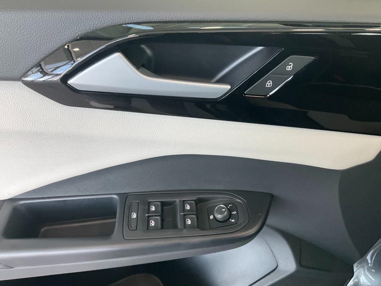 2026 Volkswagen Taos S 4MOTION