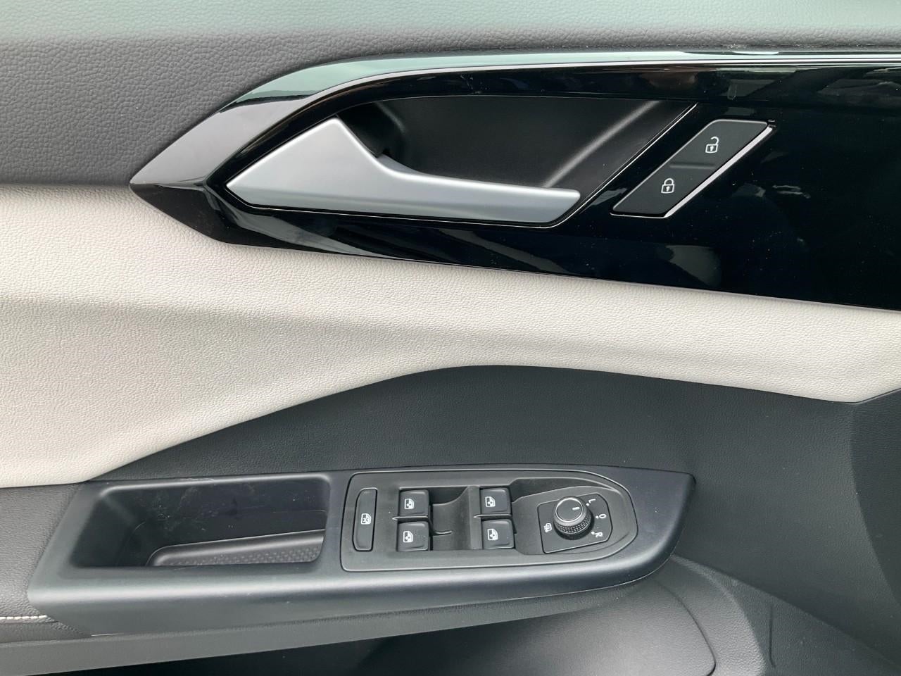 2026 Volkswagen Taos S 4MOTION