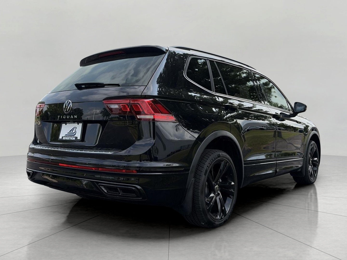 2024 Volkswagen Tiguan 2.0T SE R-Line Black FWD