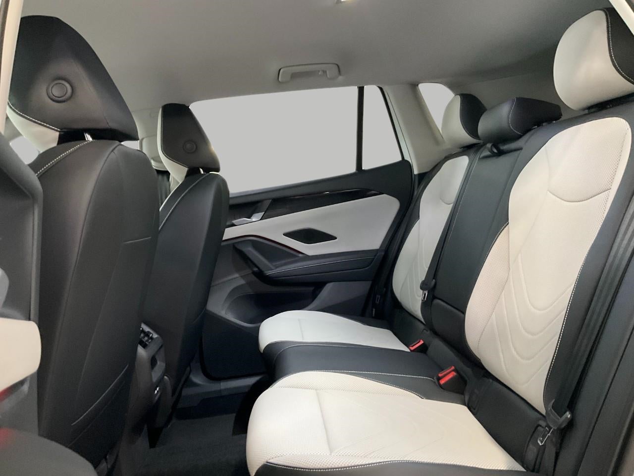 2025 Volkswagen Tiguan 2.0T SE 4MOTION