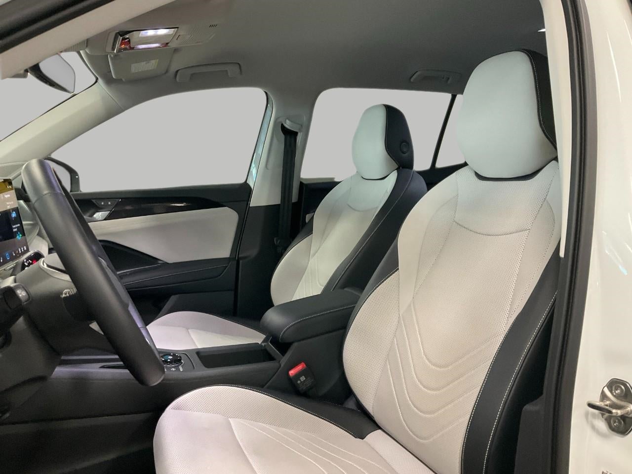 2025 Volkswagen Tiguan 2.0T SE 4MOTION