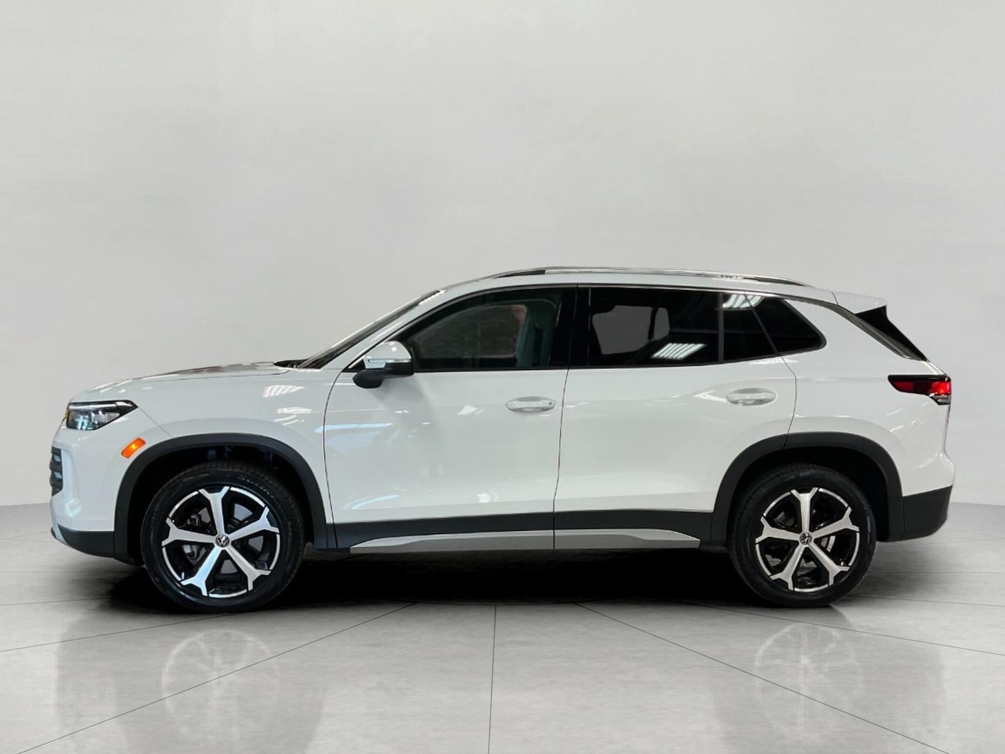 2025 Volkswagen Tiguan 2.0T SE 4MOTION