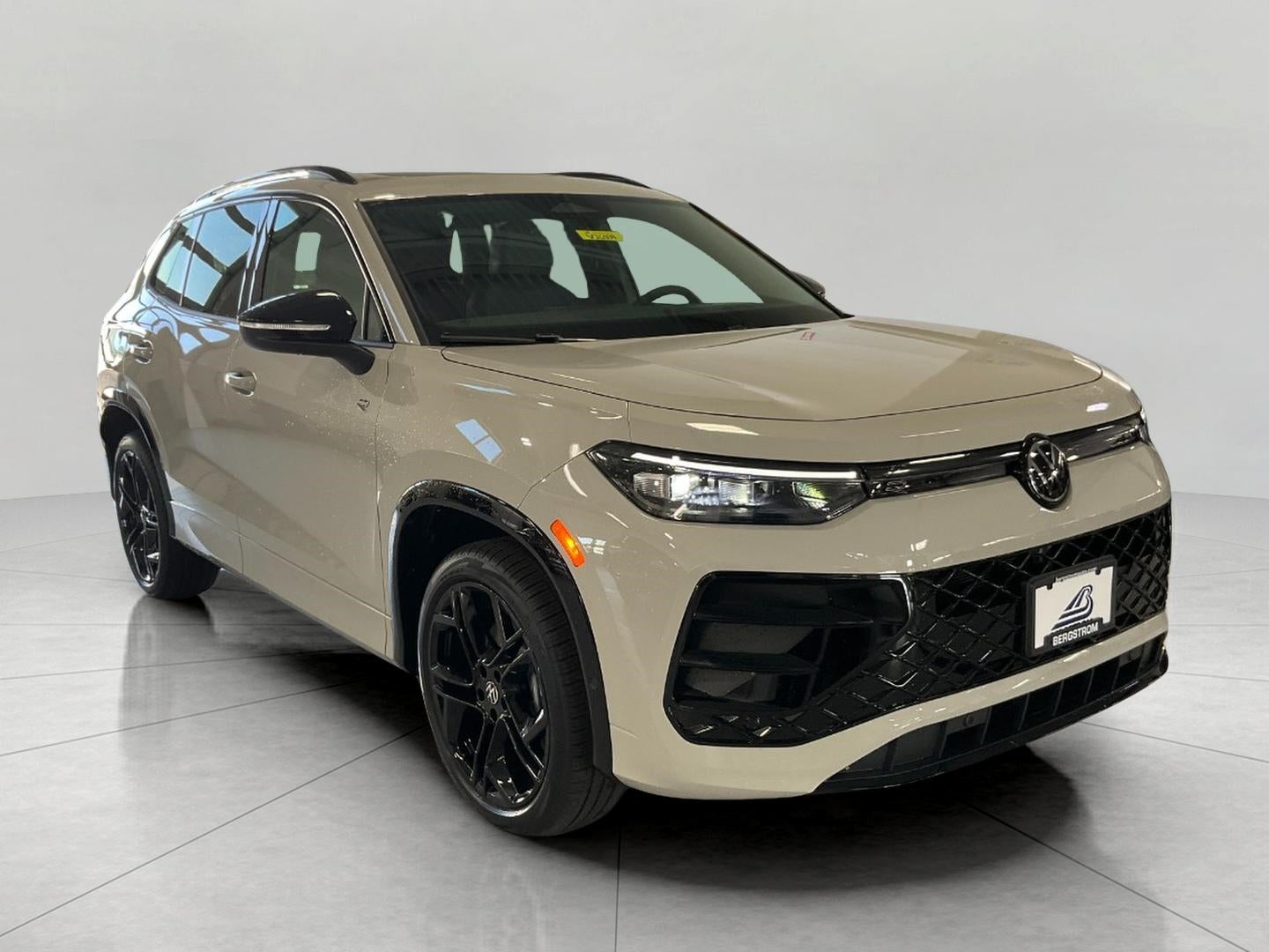2026 Volkswagen Tiguan SE R-Line Black 4MOTION