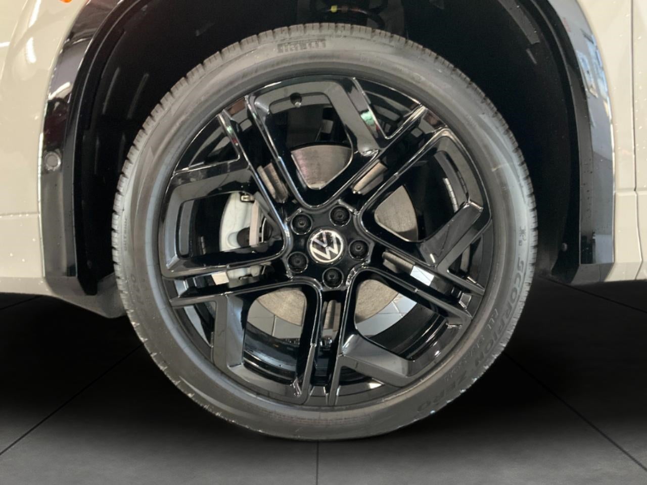2026 Volkswagen Tiguan SE R-Line Black 4MOTION