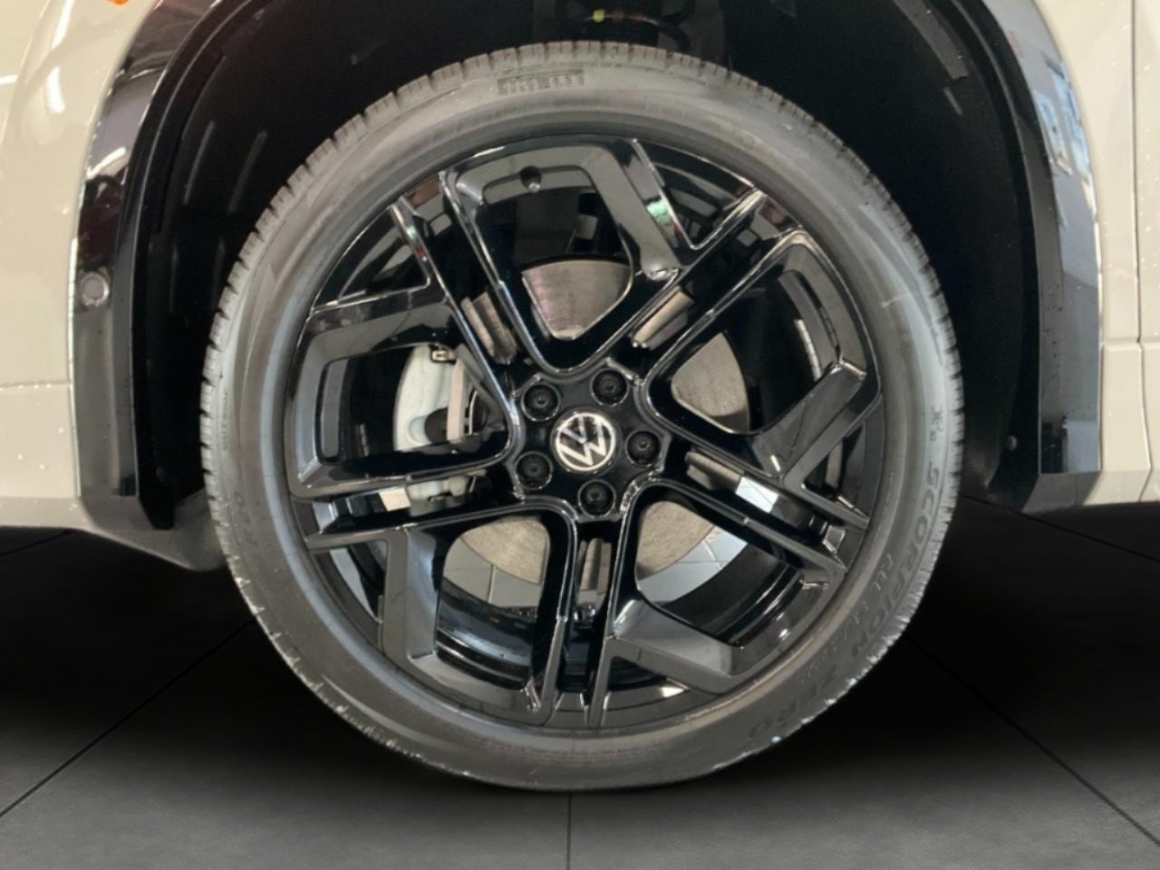 2026 Volkswagen Tiguan SE R-Line Black 4MOTION