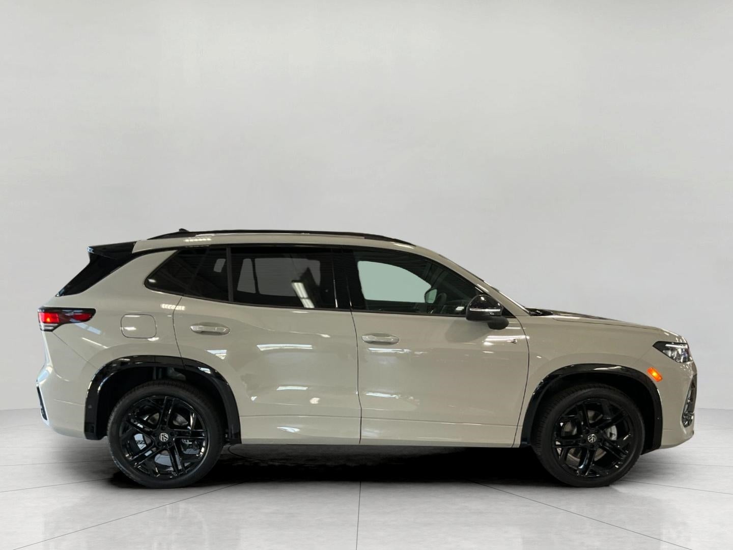 2026 Volkswagen Tiguan SE R-Line Black 4MOTION