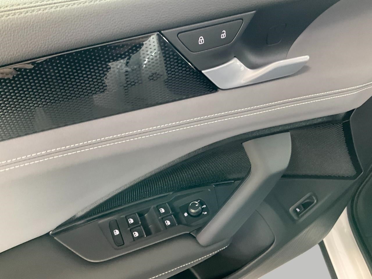 2026 Volkswagen Tiguan SE R-Line Black 4MOTION