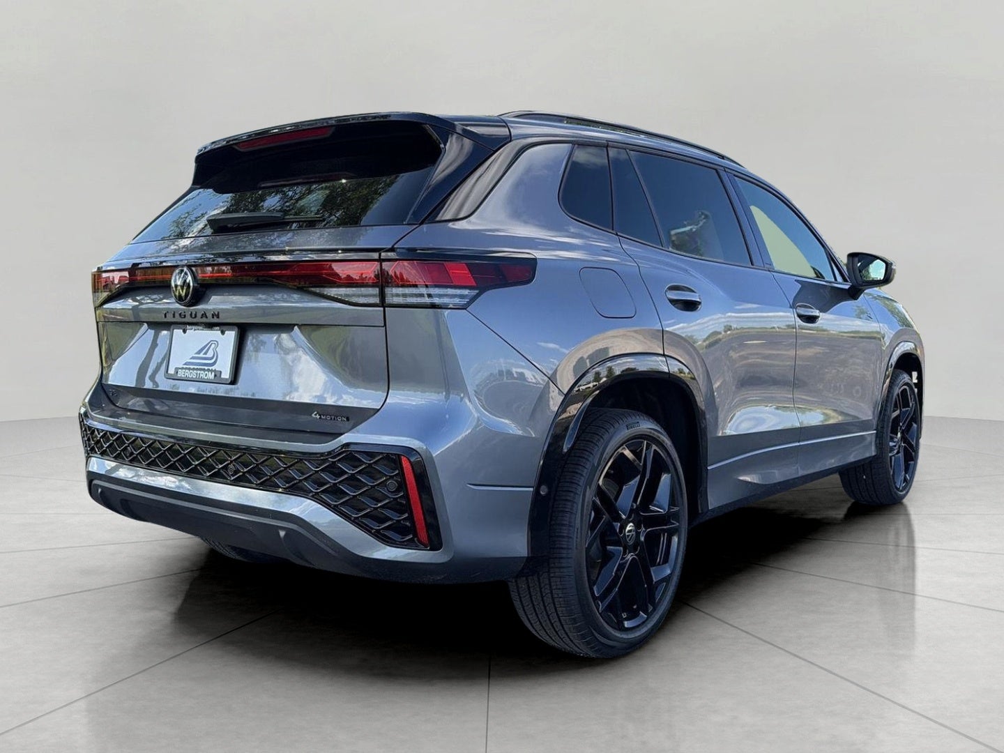 2026 Volkswagen Tiguan SE R-Line Black 4MOTION