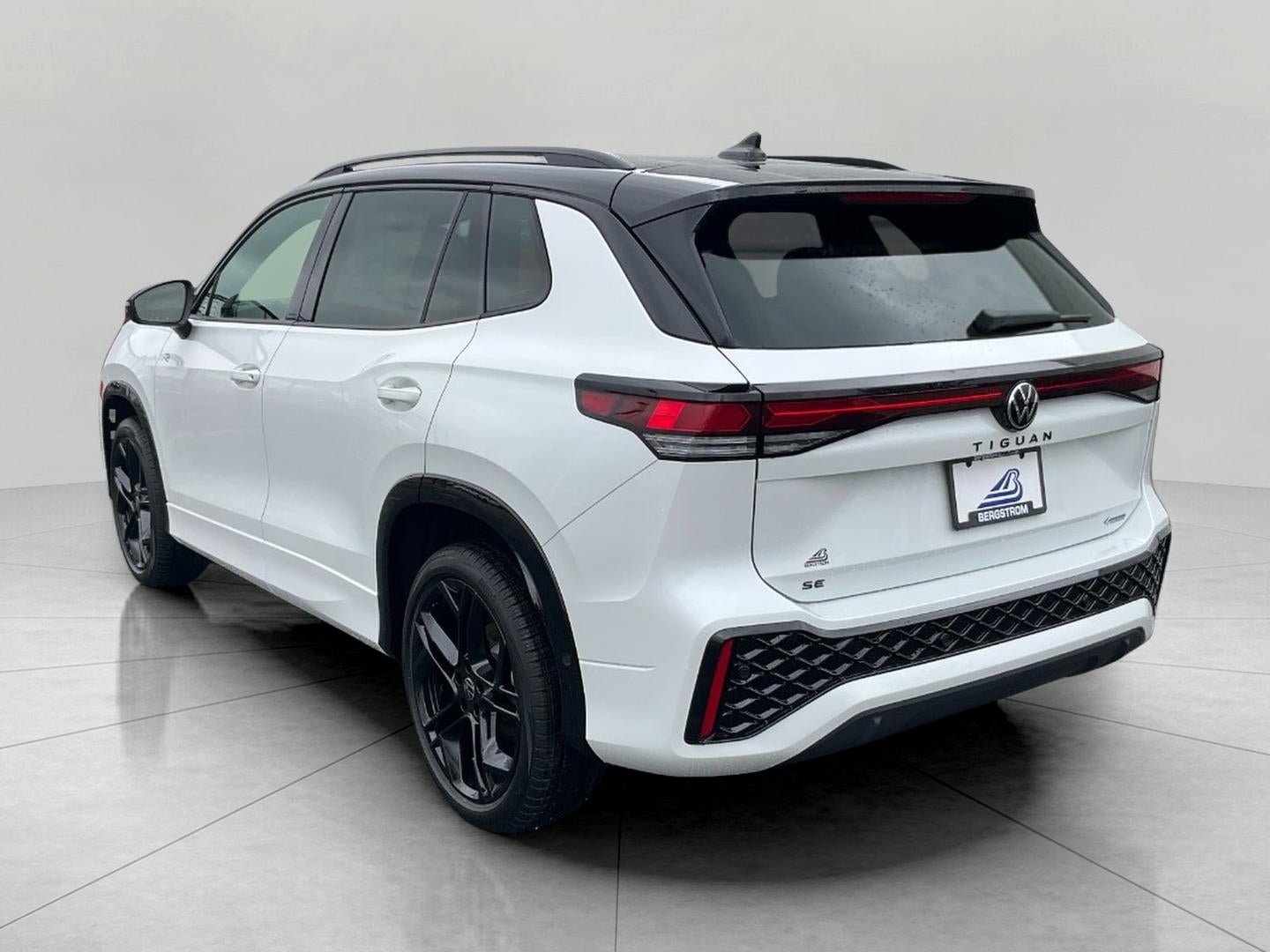 2026 Volkswagen Tiguan SE R-Line Black 4MOTION