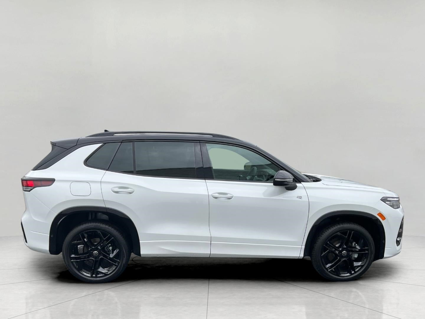 2026 Volkswagen Tiguan SE R-Line Black 4MOTION