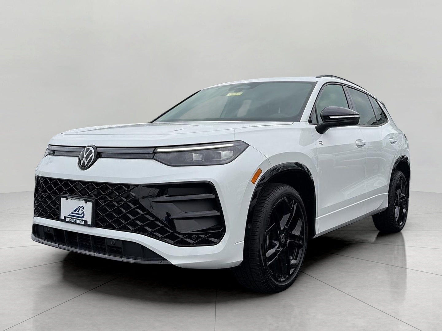 2026 Volkswagen Tiguan SE R-Line Black 4MOTION
