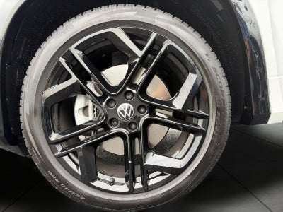 2026 Volkswagen Tiguan SE R-Line Black 4MOTION