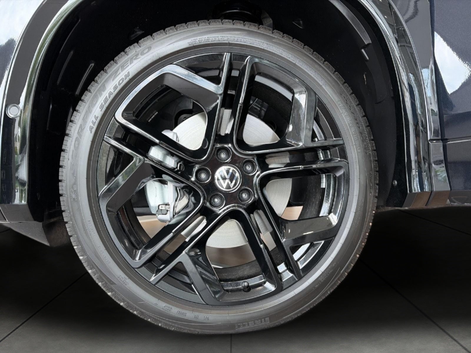 2026 Volkswagen Tiguan SE R-Line Black 4MOTION