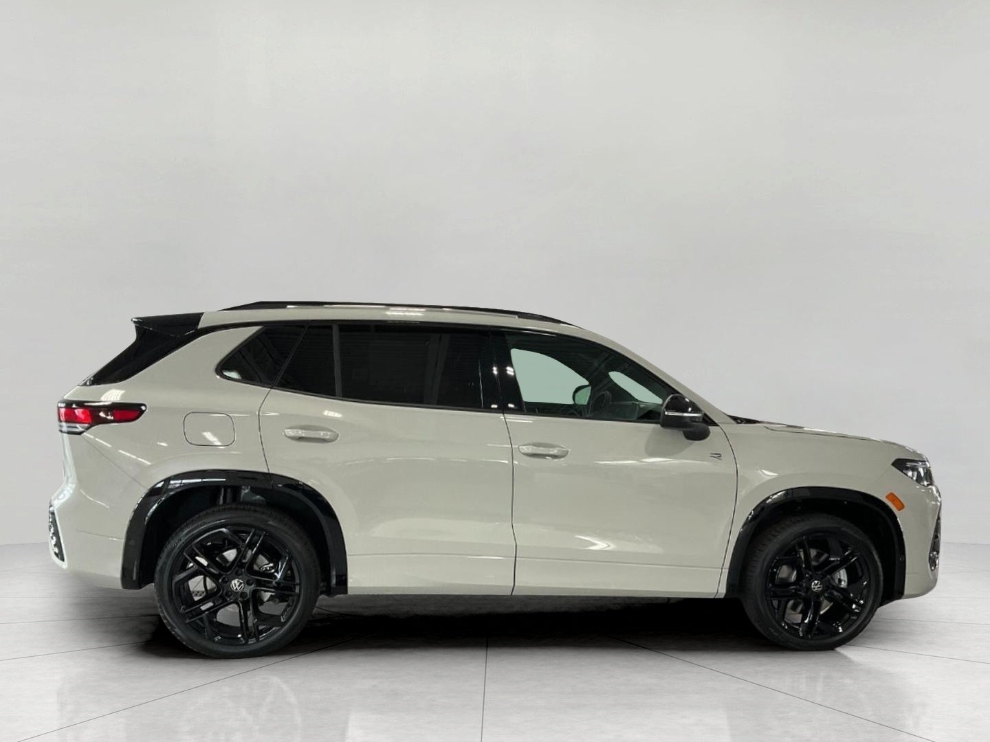 2026 Volkswagen Tiguan SE R-Line Black 4MOTION