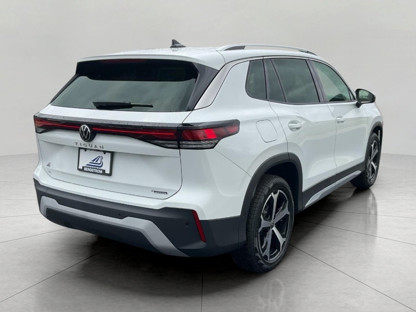 2026 Volkswagen Tiguan SE 4MOTION
