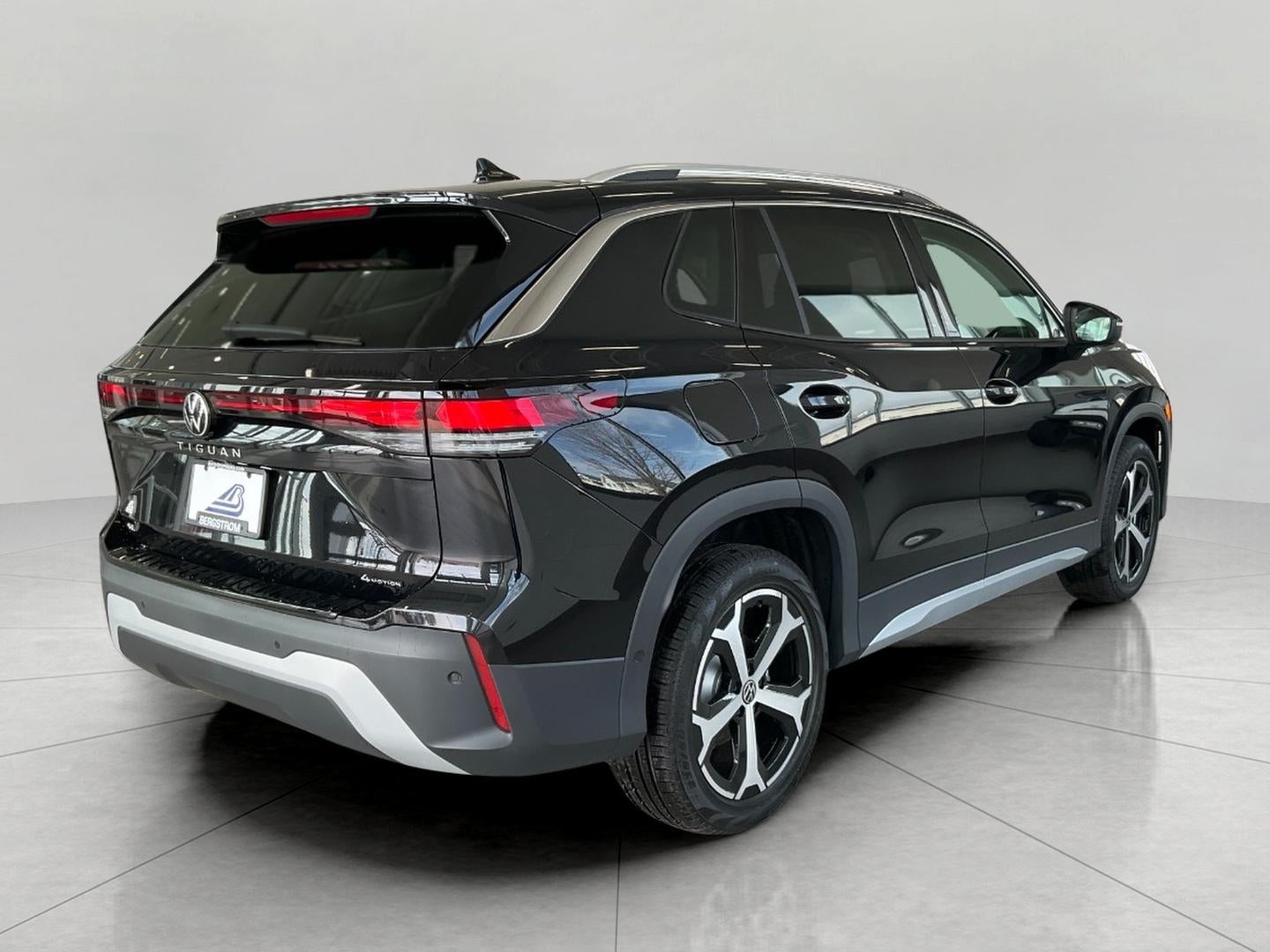 2026 Volkswagen Tiguan SE 4MOTION