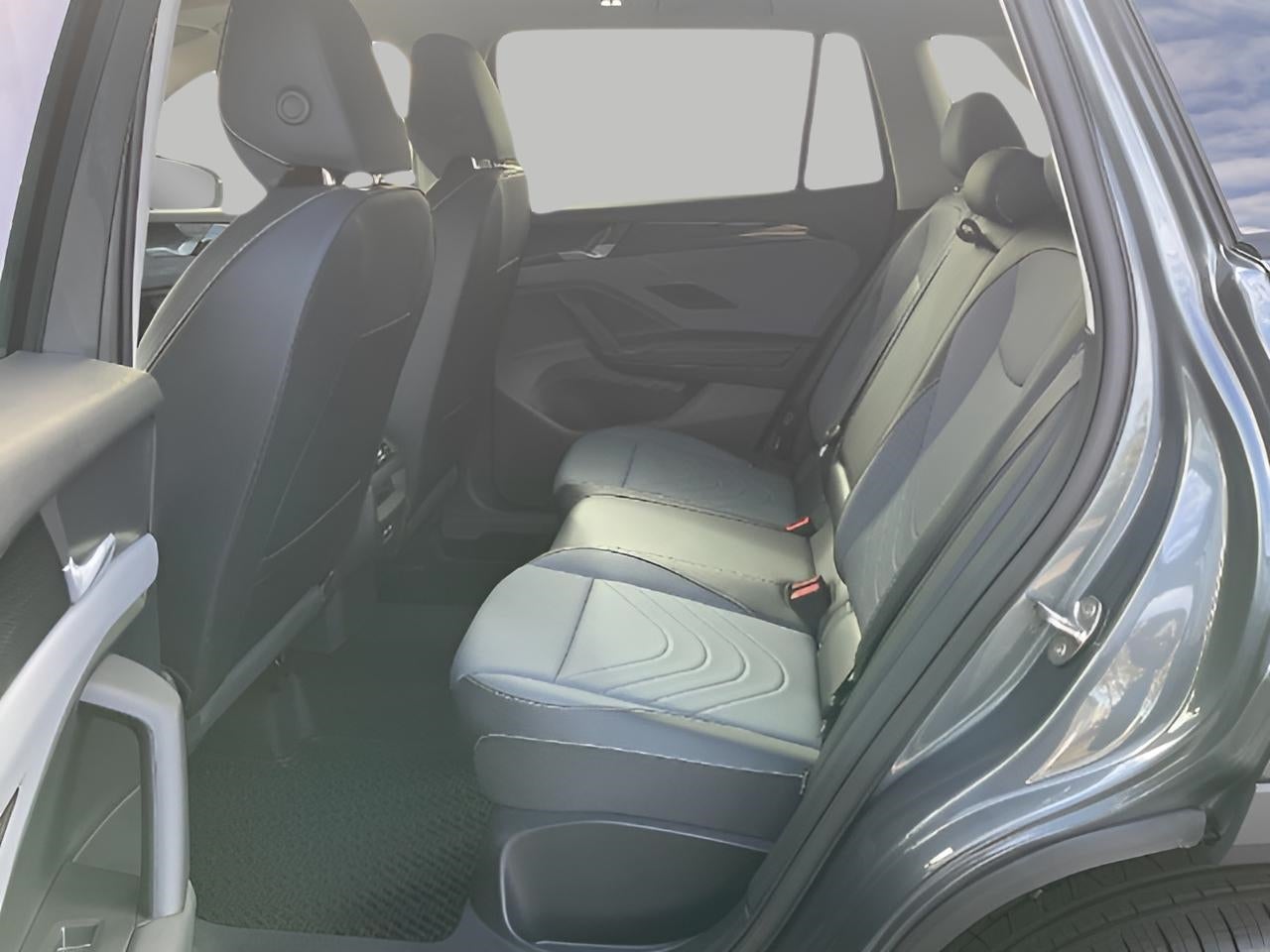 2025 Volkswagen Tiguan 2.0T SE 4MOTION