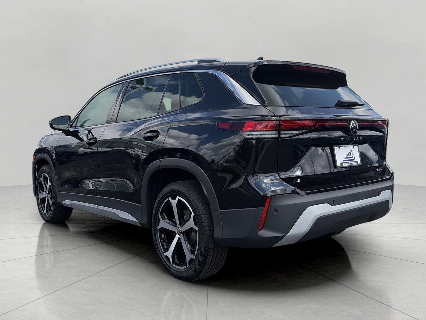 2026 Volkswagen Tiguan SE 4MOTION