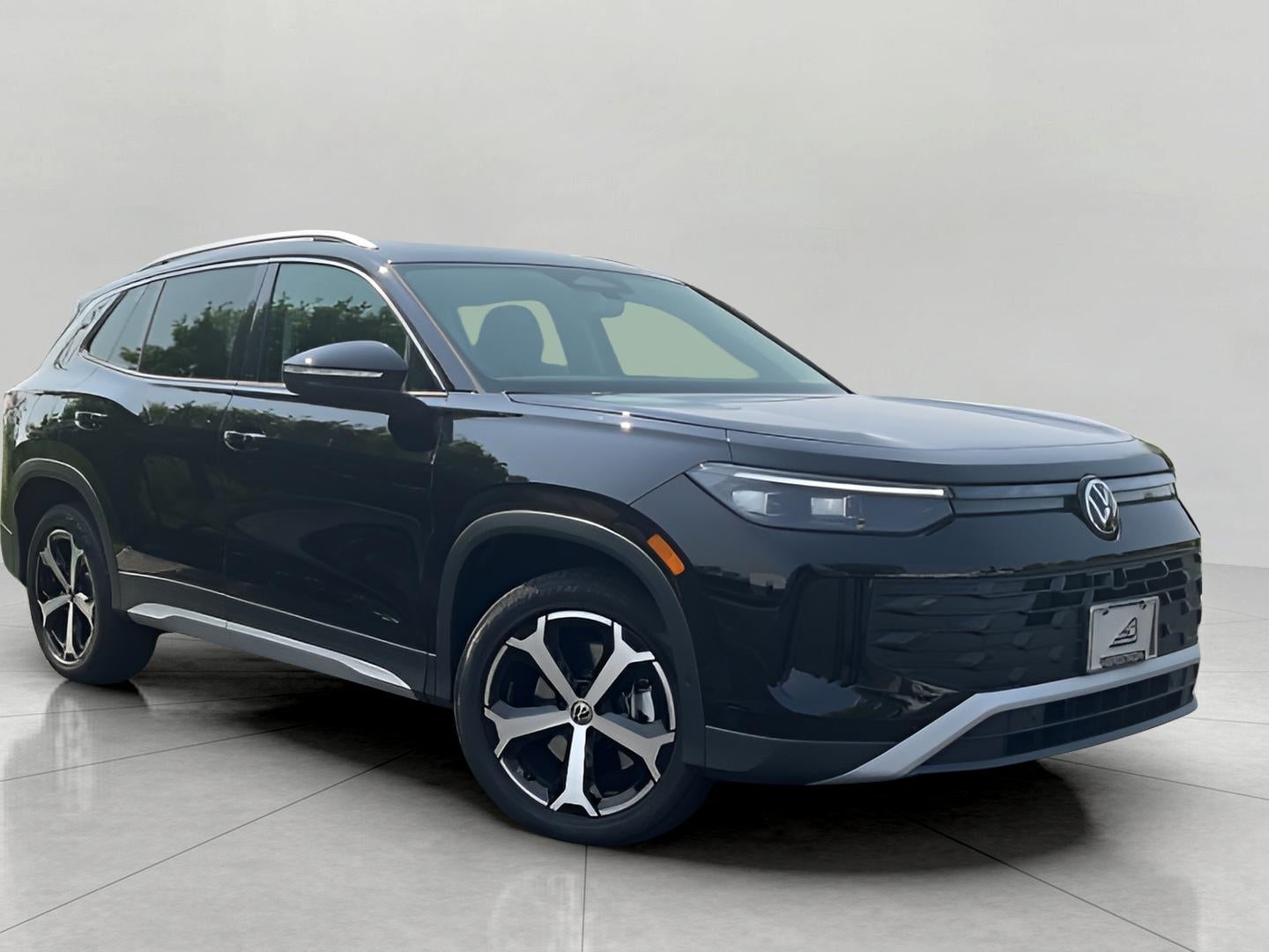 2025 Volkswagen Tiguan 2.0T SE 4MOTION