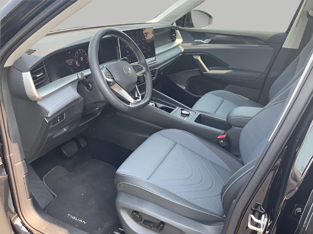 2025 Volkswagen Tiguan 2.0T SE 4MOTION