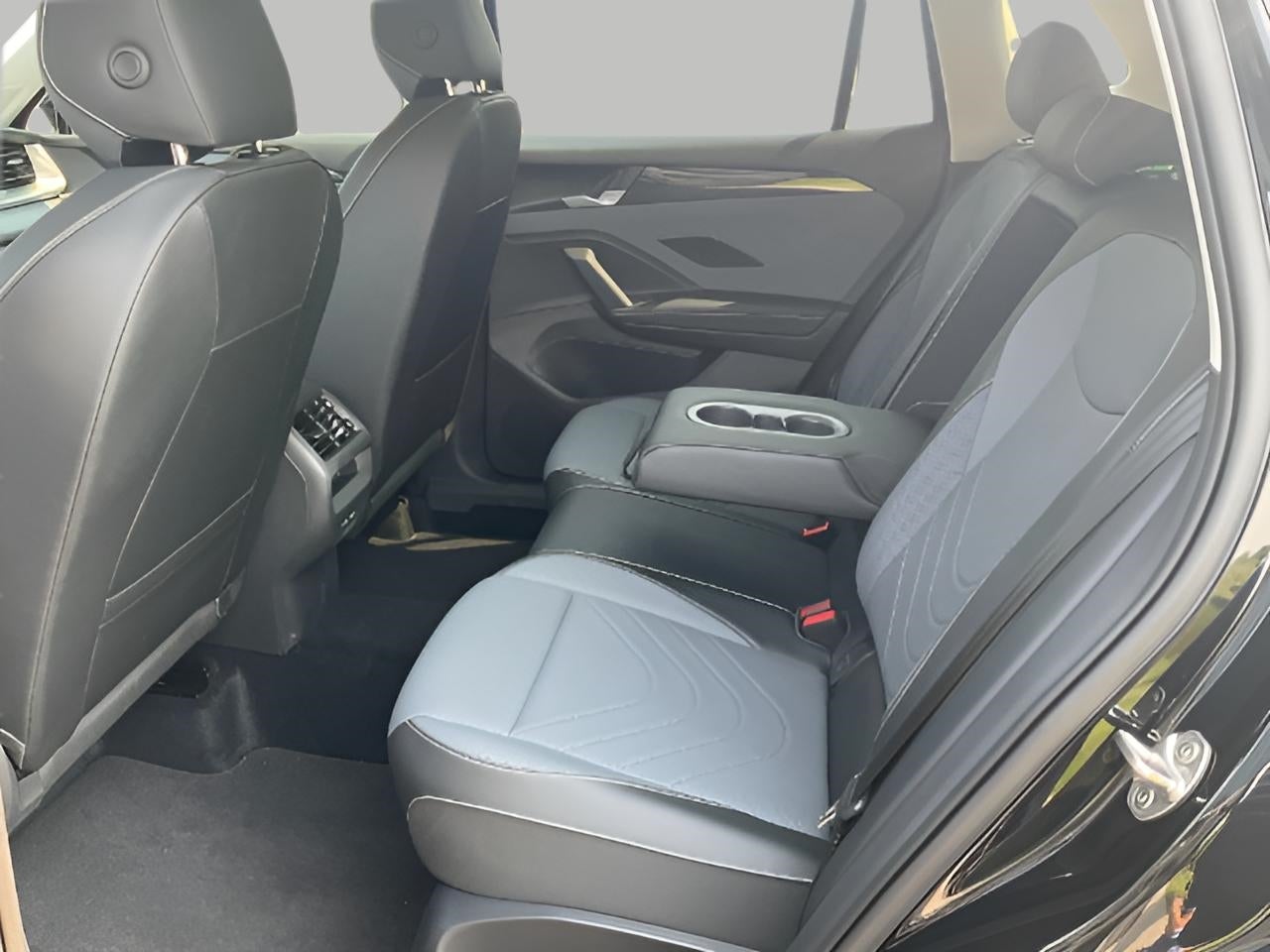 2025 Volkswagen Tiguan 2.0T SE 4MOTION