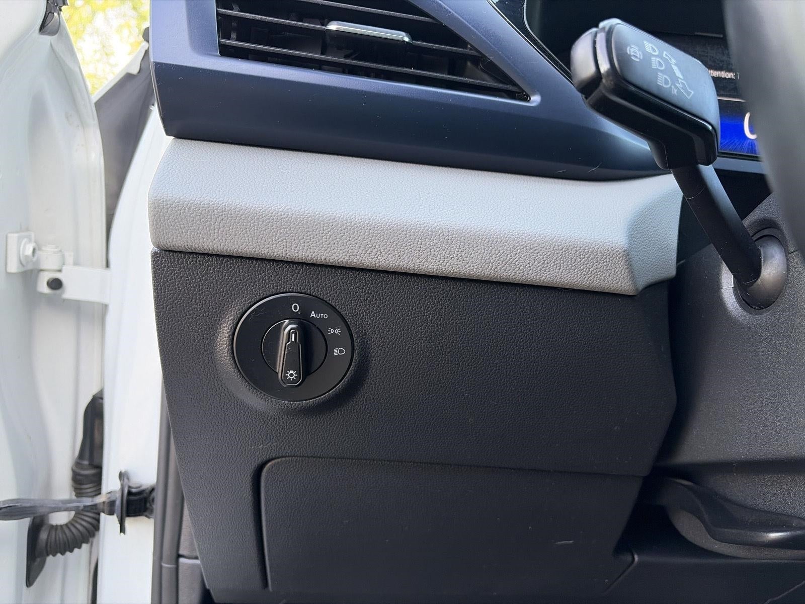 2022 Volkswagen Taos SE FWD