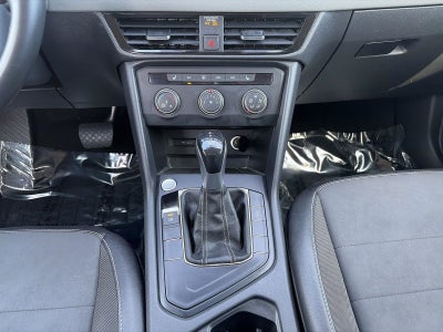 2022 Volkswagen Taos SE FWD
