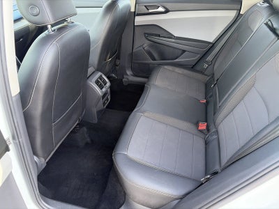 2022 Volkswagen Taos SE FWD