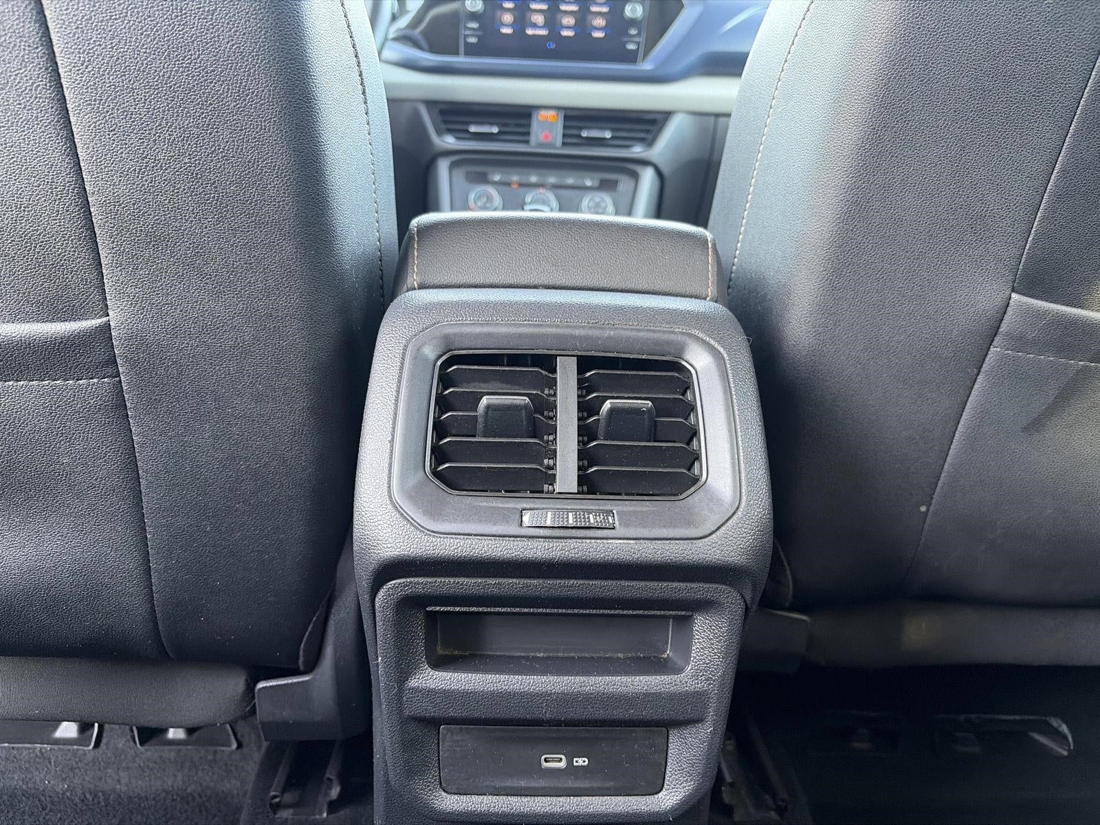 2022 Volkswagen Taos SE FWD