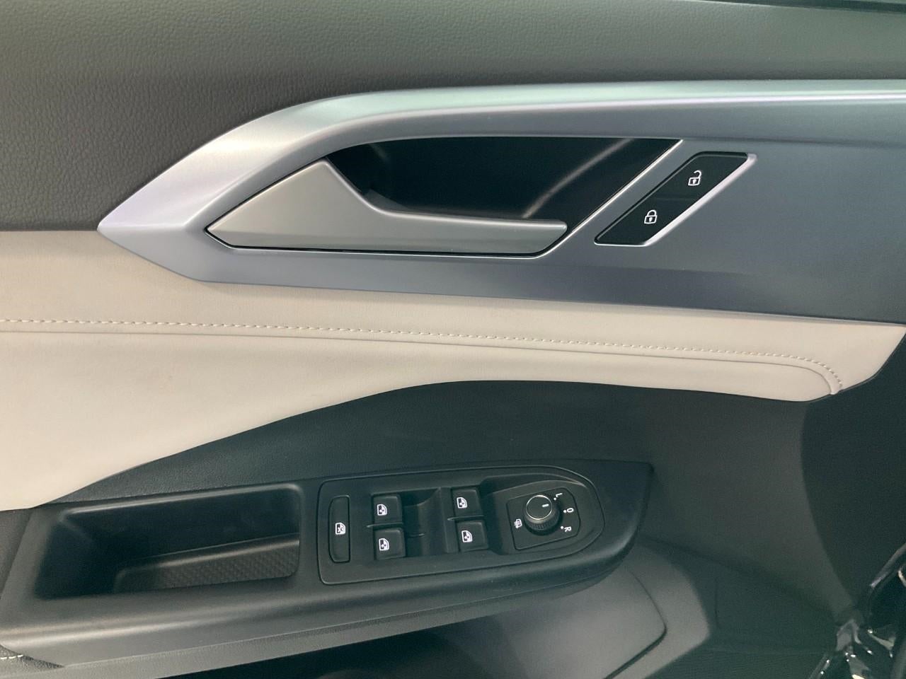 2026 Volkswagen Taos SE 4MOTION