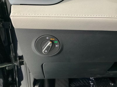 2026 Volkswagen Taos SE 4MOTION