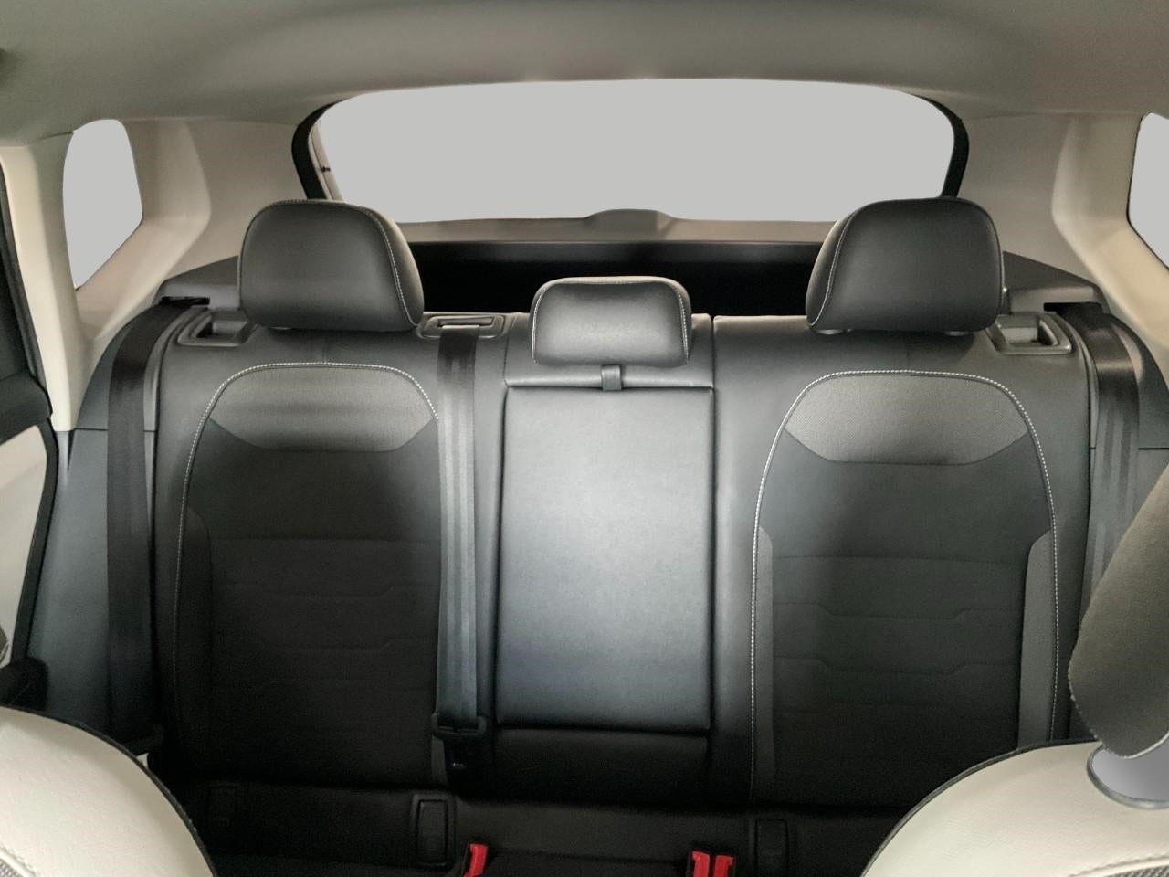 2026 Volkswagen Taos SE 4MOTION