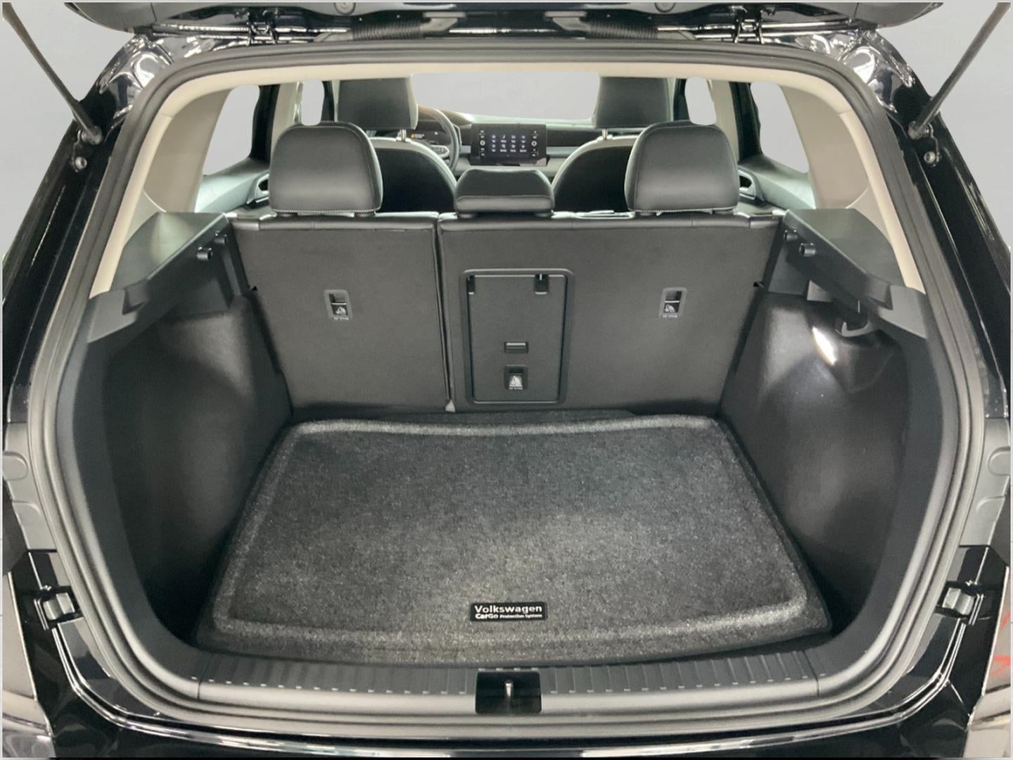 2026 Volkswagen Taos SE 4MOTION