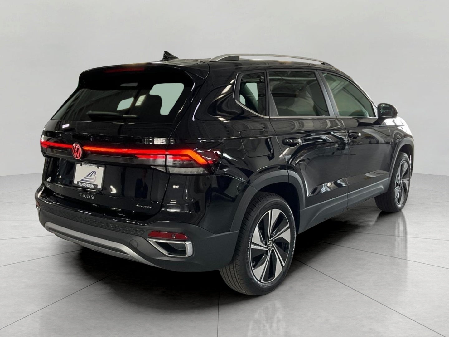 2026 Volkswagen Taos SE 4MOTION