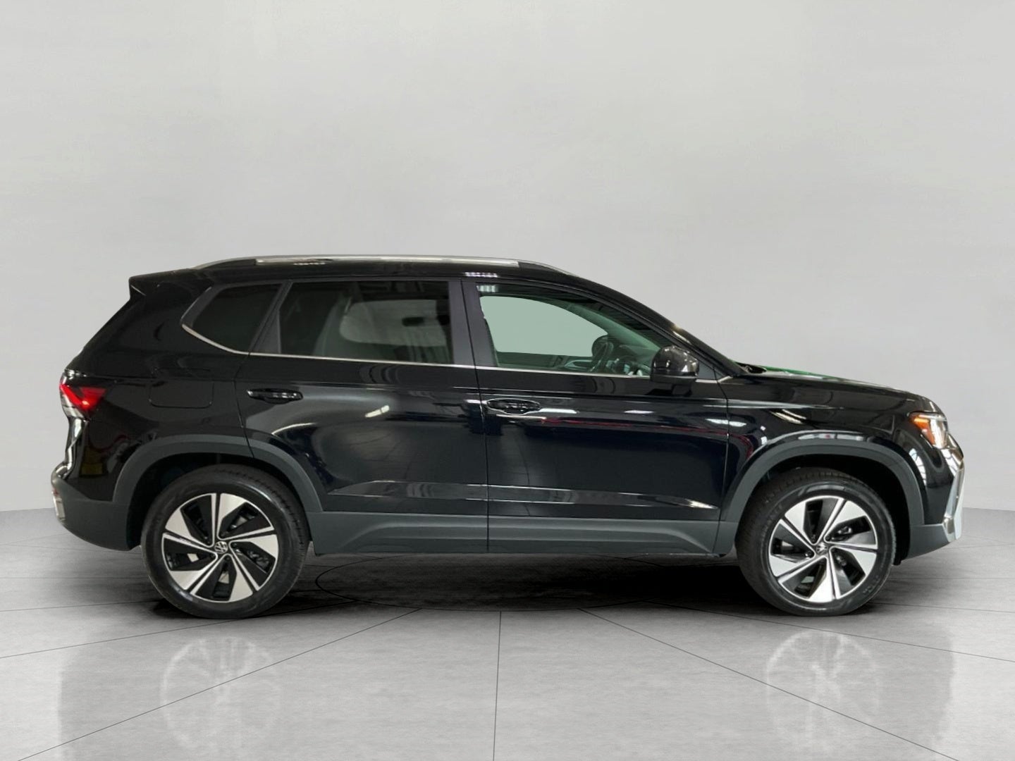 2026 Volkswagen Taos SE 4MOTION