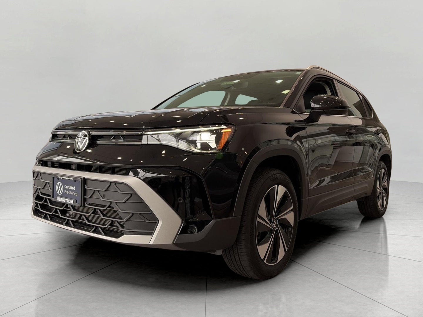 2025 Volkswagen Taos SE 4MOTION
